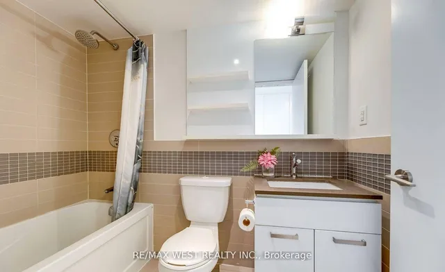 Additional property image - 295 Adelaide St Unit 802