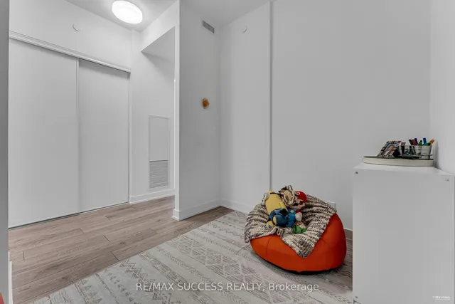 Additional property image - 108 Peter St Unit 727