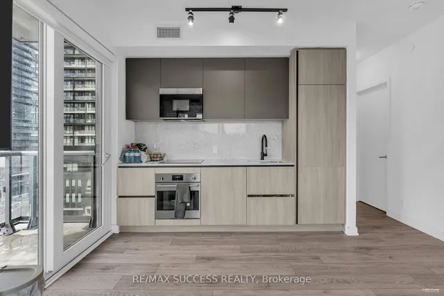 Additional property image - 108 Peter St Unit 727