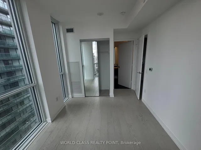 Additional property image - 1 Yorkville Ave Unit 1505