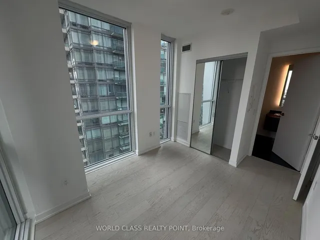 Additional property image - 1 Yorkville Ave Unit 1505