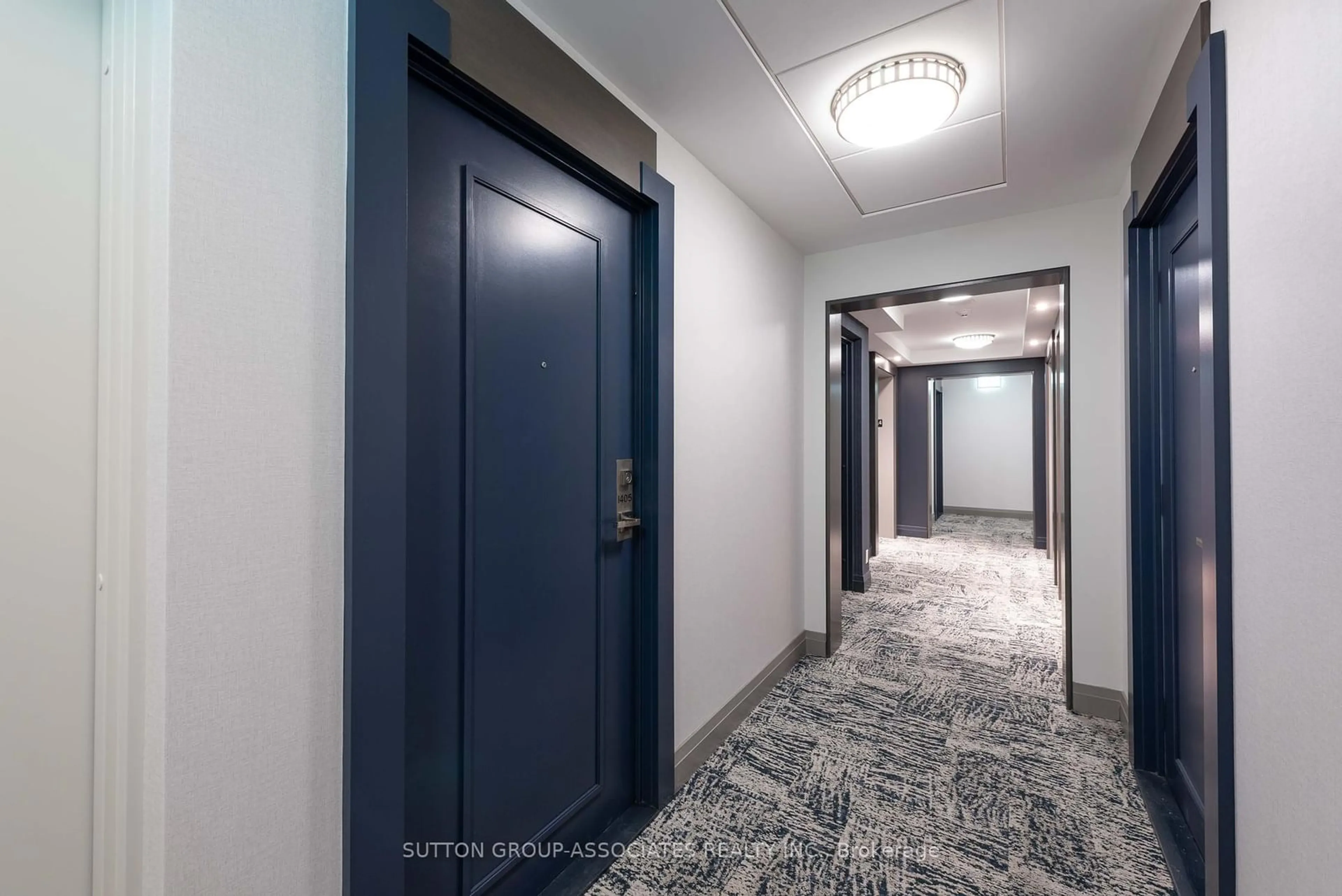 Indoor foyer for 530 St Clair Ave #1405, Toronto Ontario M6C 0A2