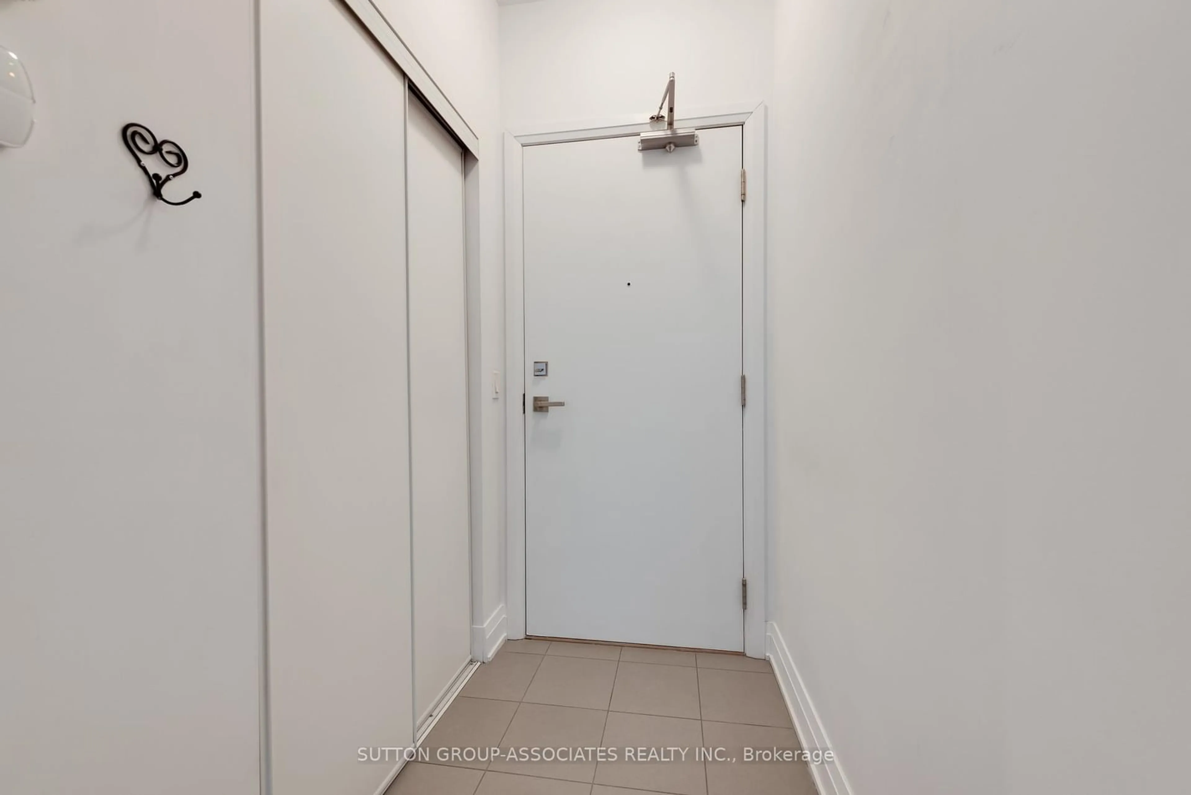 Unknown for 530 St Clair Ave #1405, Toronto Ontario M6C 0A2