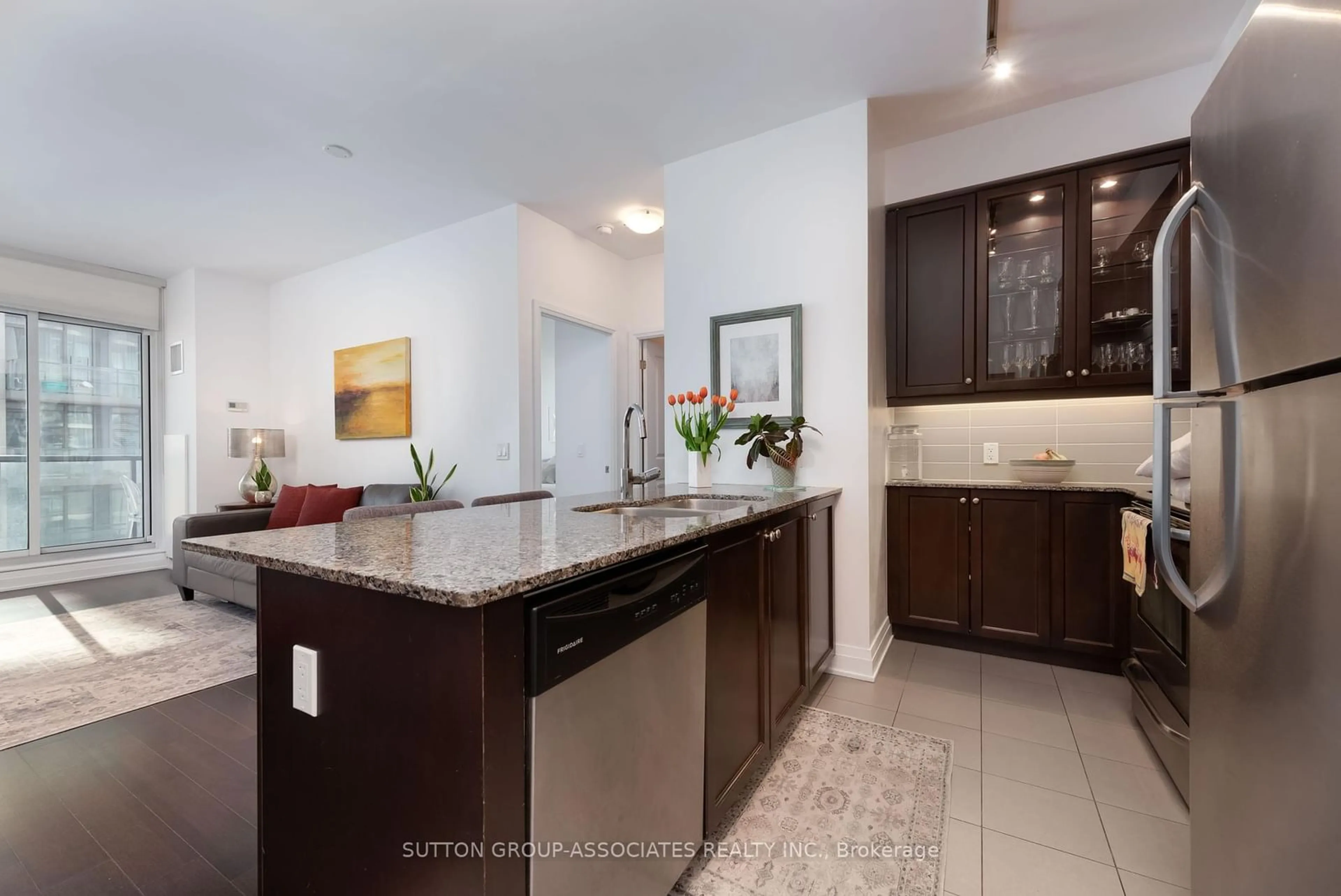Open concept kitchen, ceramic/tile floor for 530 St Clair Ave #1405, Toronto Ontario M6C 0A2