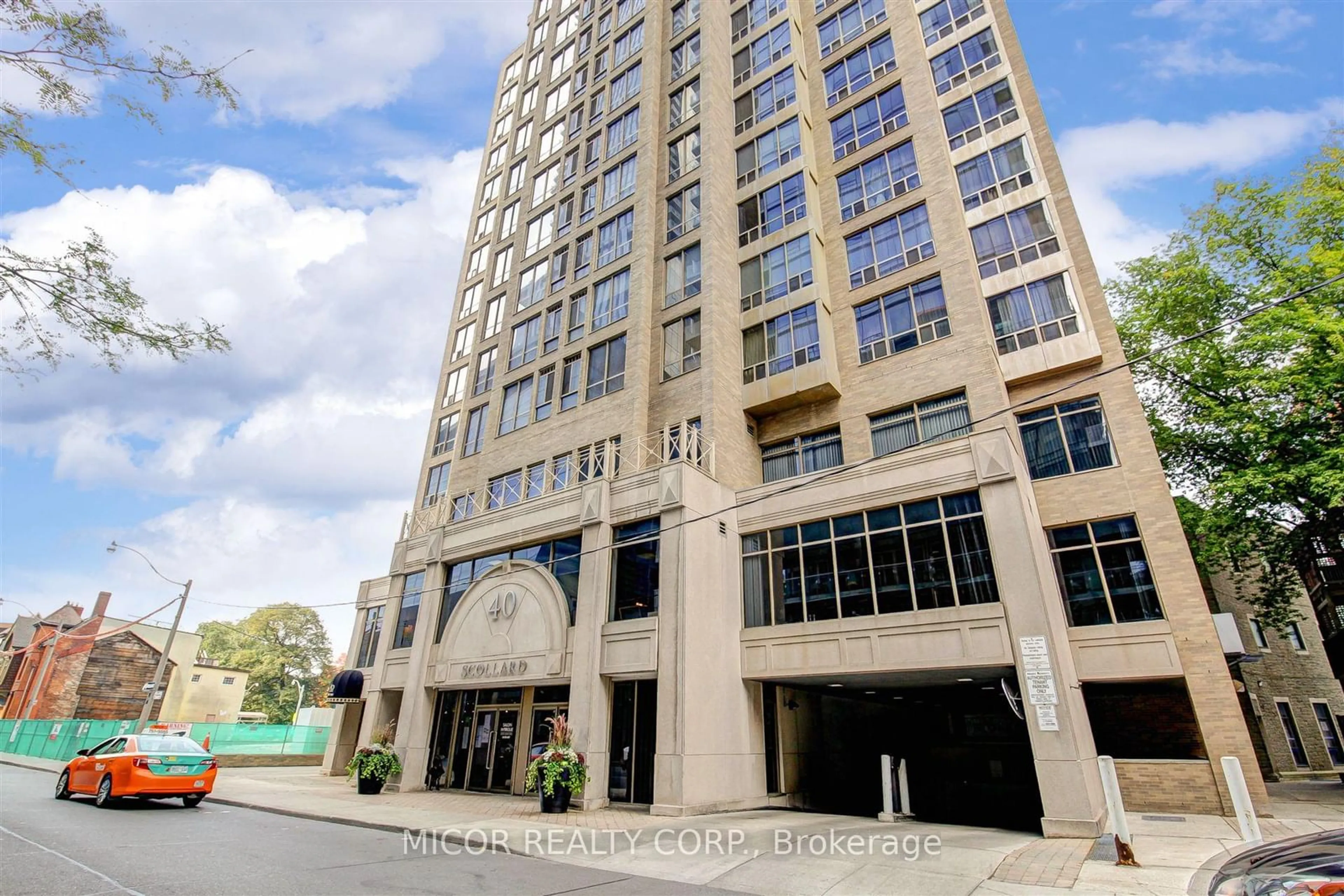 Indoor foyer for 40 Scollard St #601, Toronto Ontario M5R 3S1