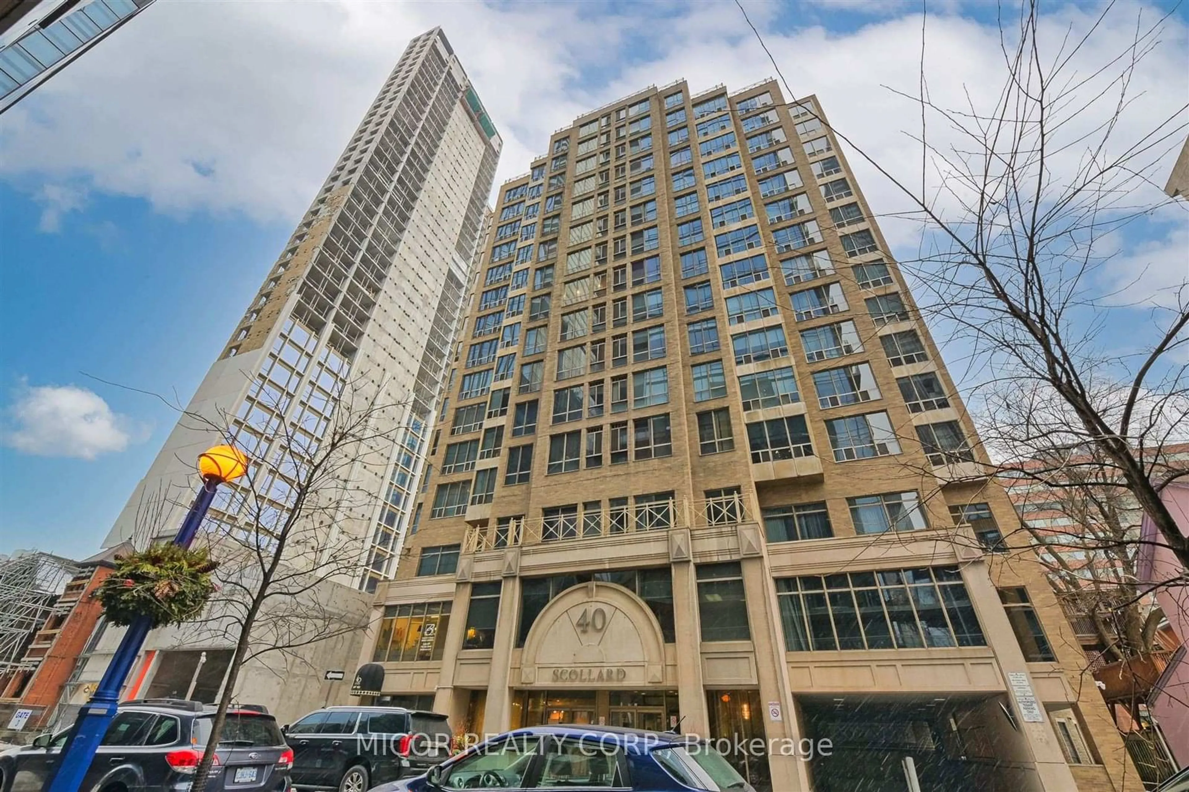 Indoor foyer for 40 Scollard St #601, Toronto Ontario M5R 3S1