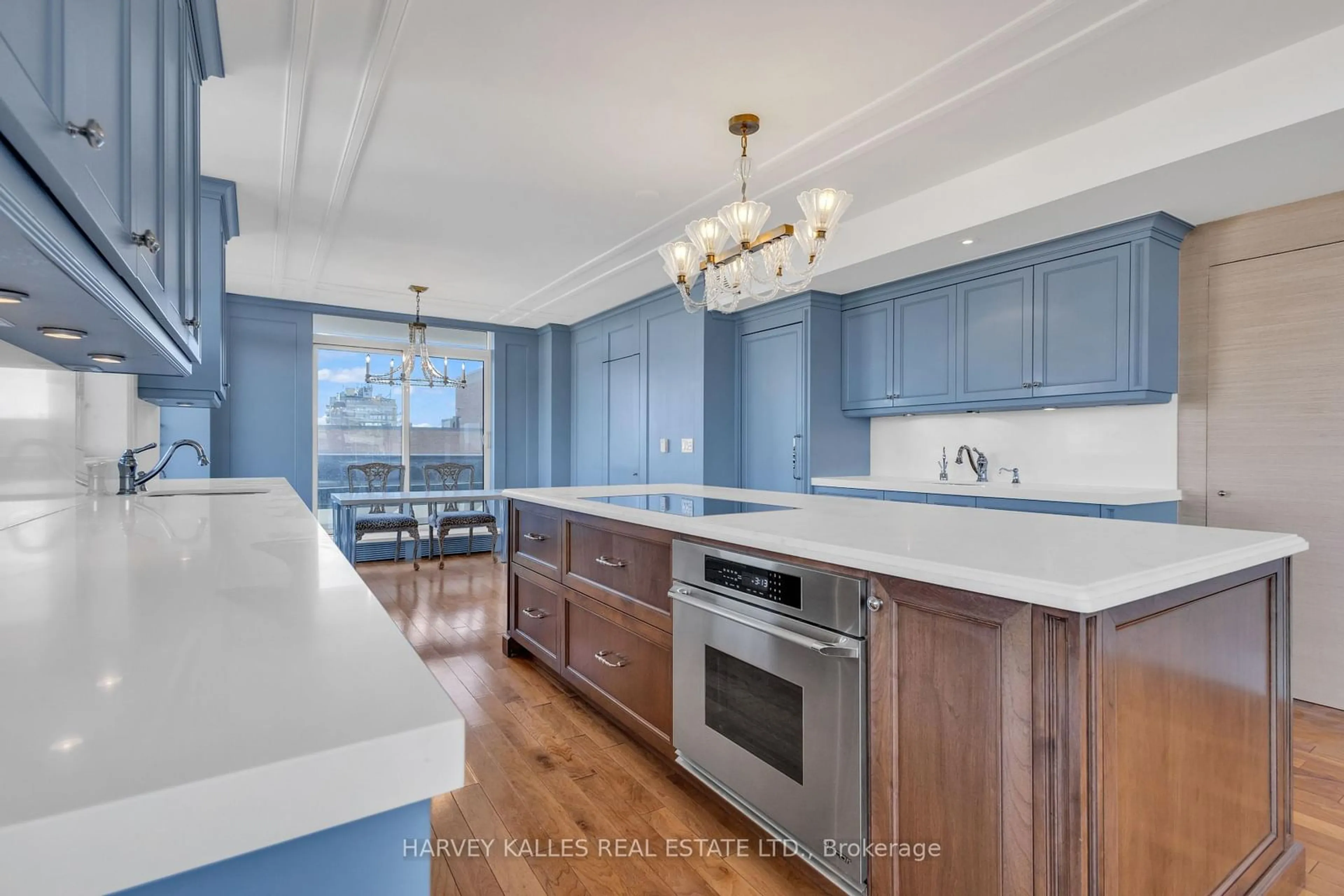 Open concept kitchen, ceramic/tile floor for 2600 Bathurst St #801, Toronto Ontario M6B 2Z4