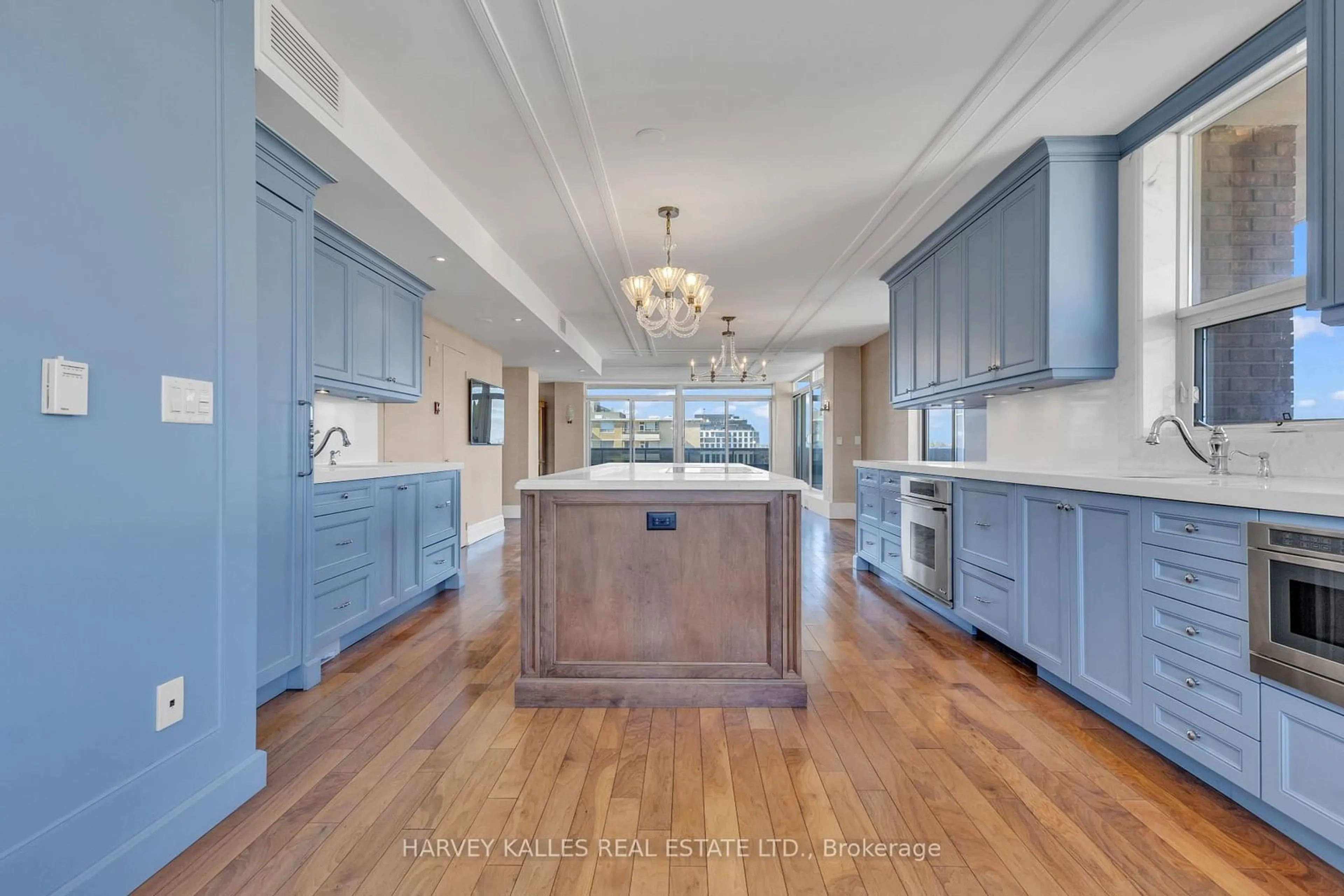 Open concept kitchen, ceramic/tile floor for 2600 Bathurst St #801, Toronto Ontario M6B 2Z4