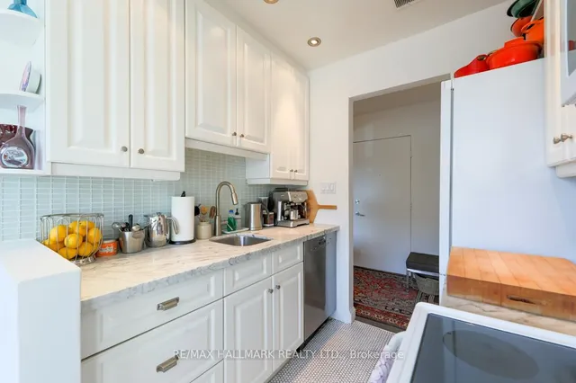 Additional property image - 30 Elm Ave Unit 212