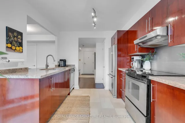 Additional property image - 3 McAlpine St Unit 411