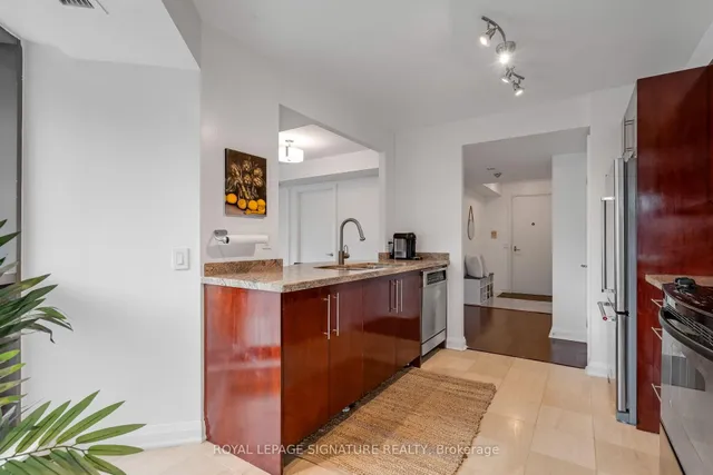 Additional property image - 3 McAlpine St Unit 411