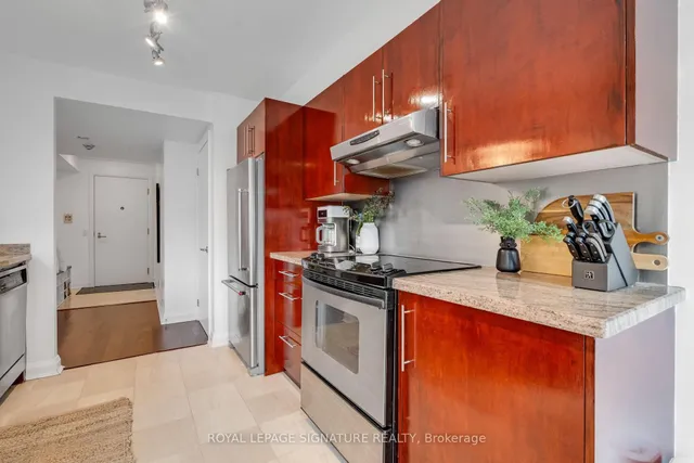 Additional property image - 3 McAlpine St Unit 411