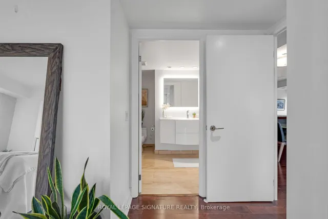 Additional property image - 3 McAlpine St Unit 411