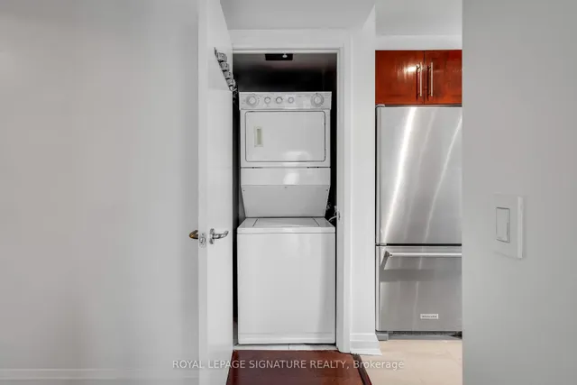 Additional property image - 3 McAlpine St Unit 411