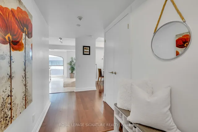 Additional property image - 3 McAlpine St Unit 411