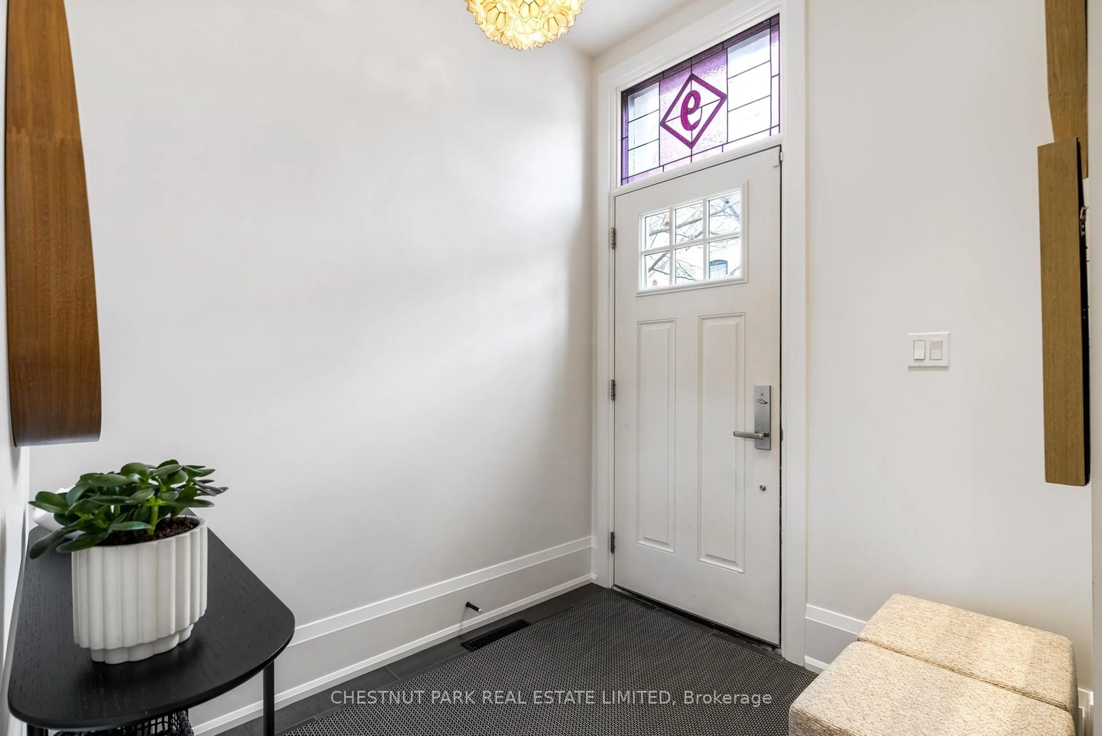 Indoor entryway for 9 Ottawa St, Toronto Ontario M4T 2B5