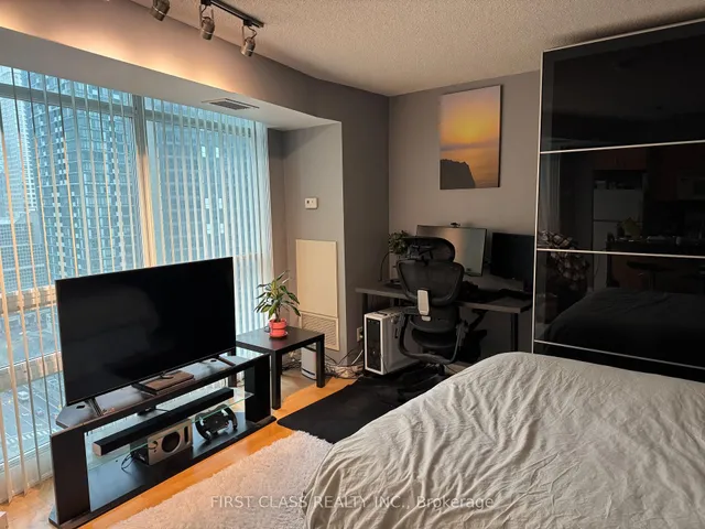 Additional property image - 18 Yonge St Unit 2204