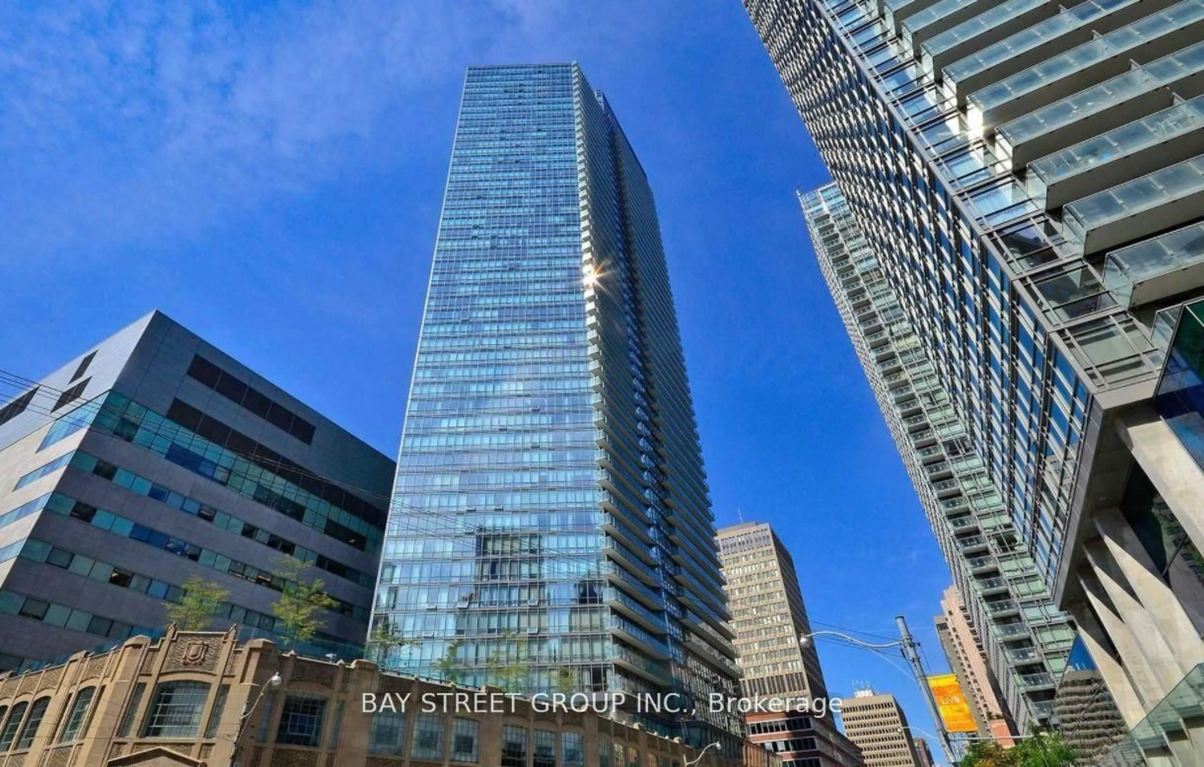 Indoor foyer for 832 Bay St #4801, Toronto Ontario M5S 1Z6