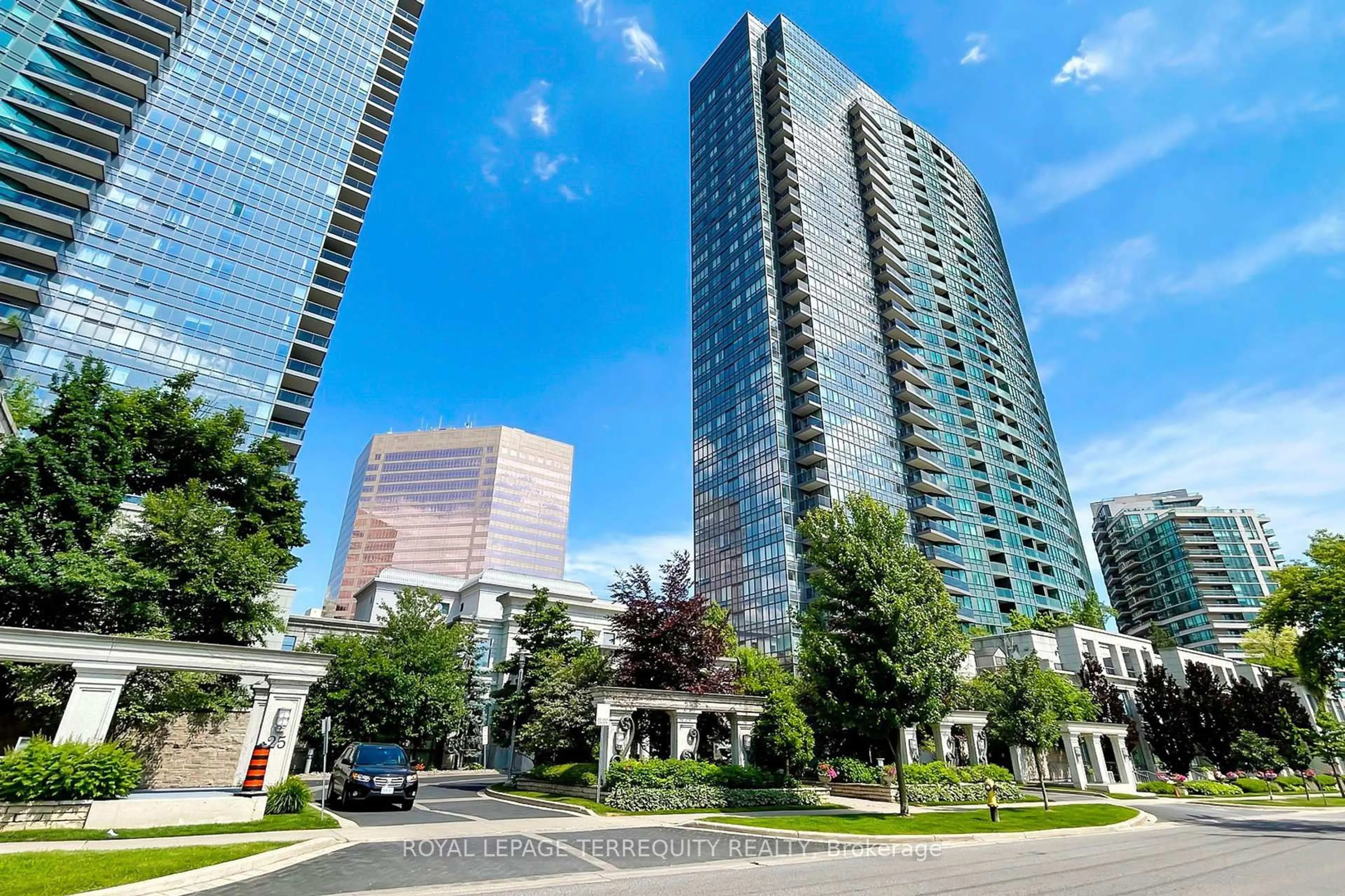 Patio, unknown for 15 Greenview Ave #2411, Toronto Ontario M2M 4M7
