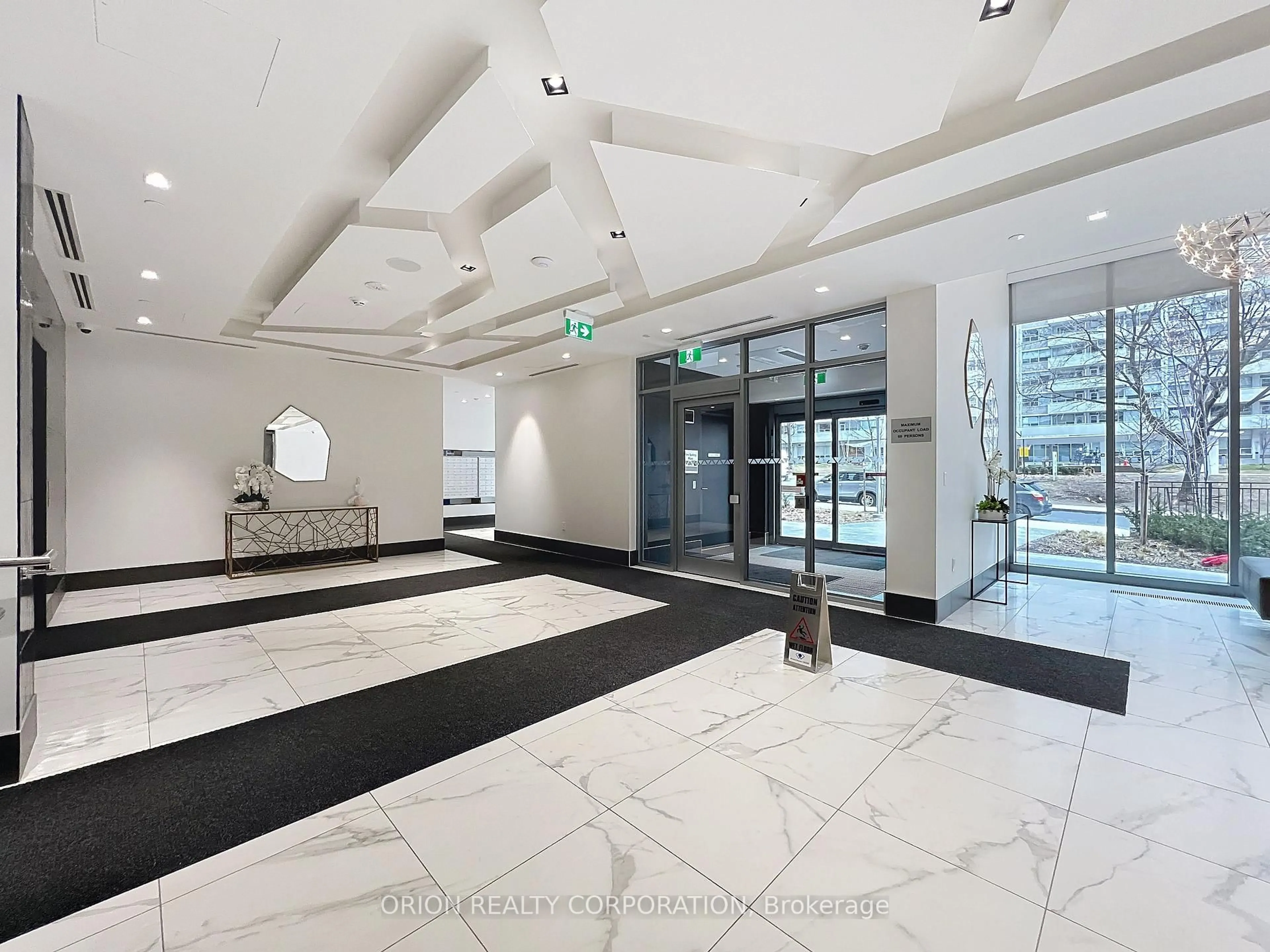 Indoor foyer for 50 Dunfield Ave #1618, Toronto Ontario M4S 0E4