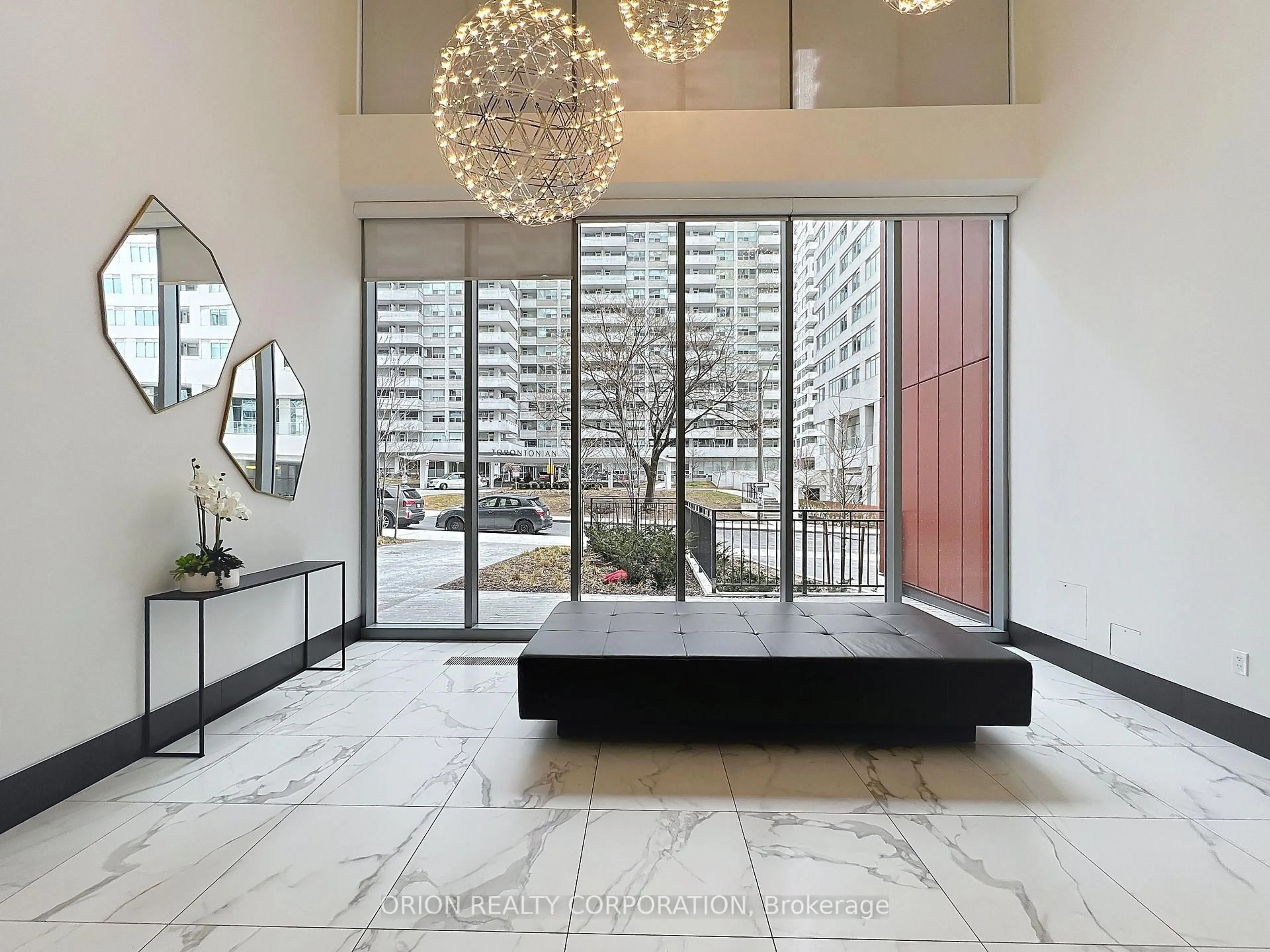 Indoor foyer for 50 Dunfield Ave #1618, Toronto Ontario M4S 0E4