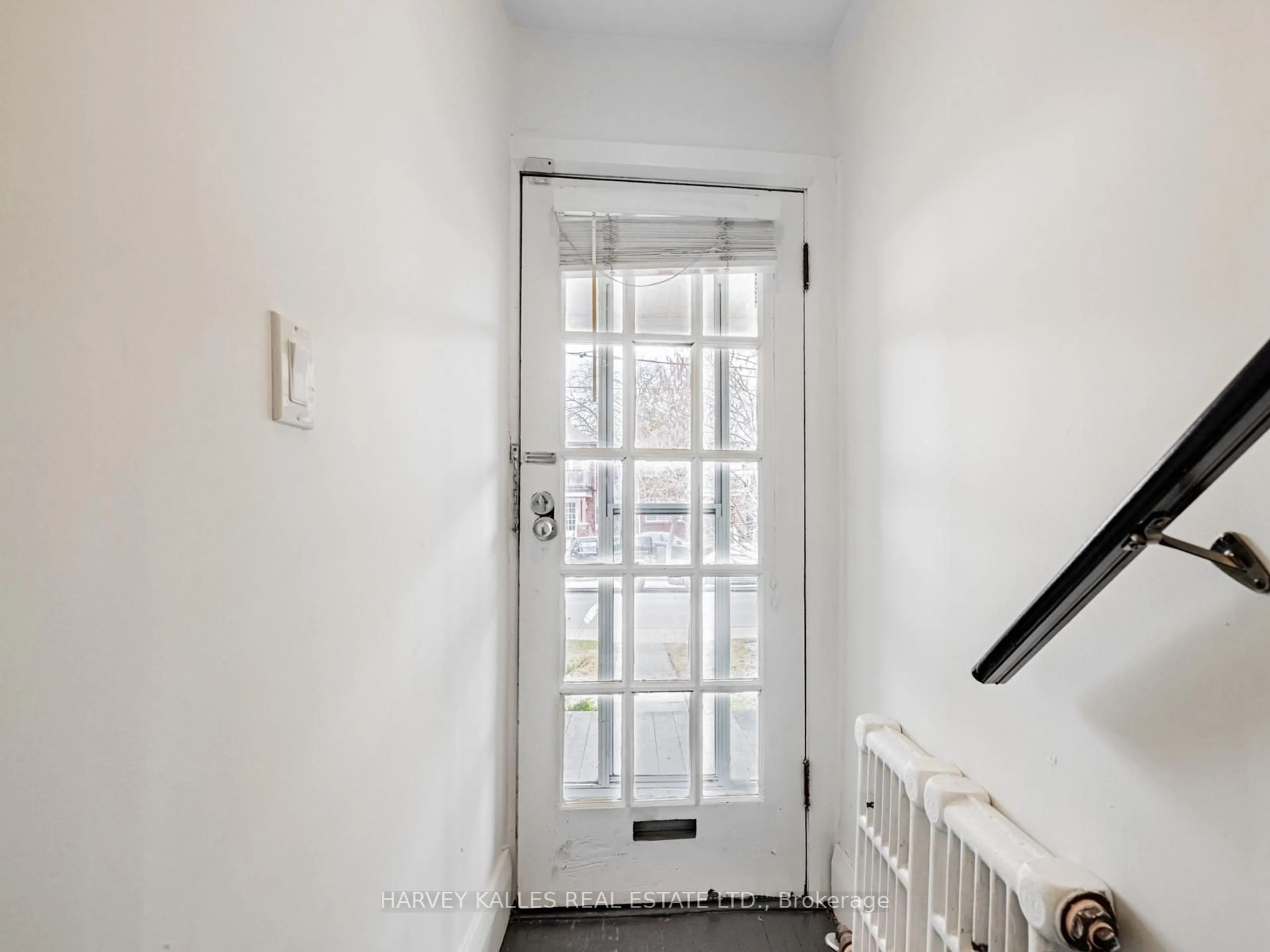 Indoor entryway for 29 Snowdon Ave, Toronto Ontario M4N 2A7