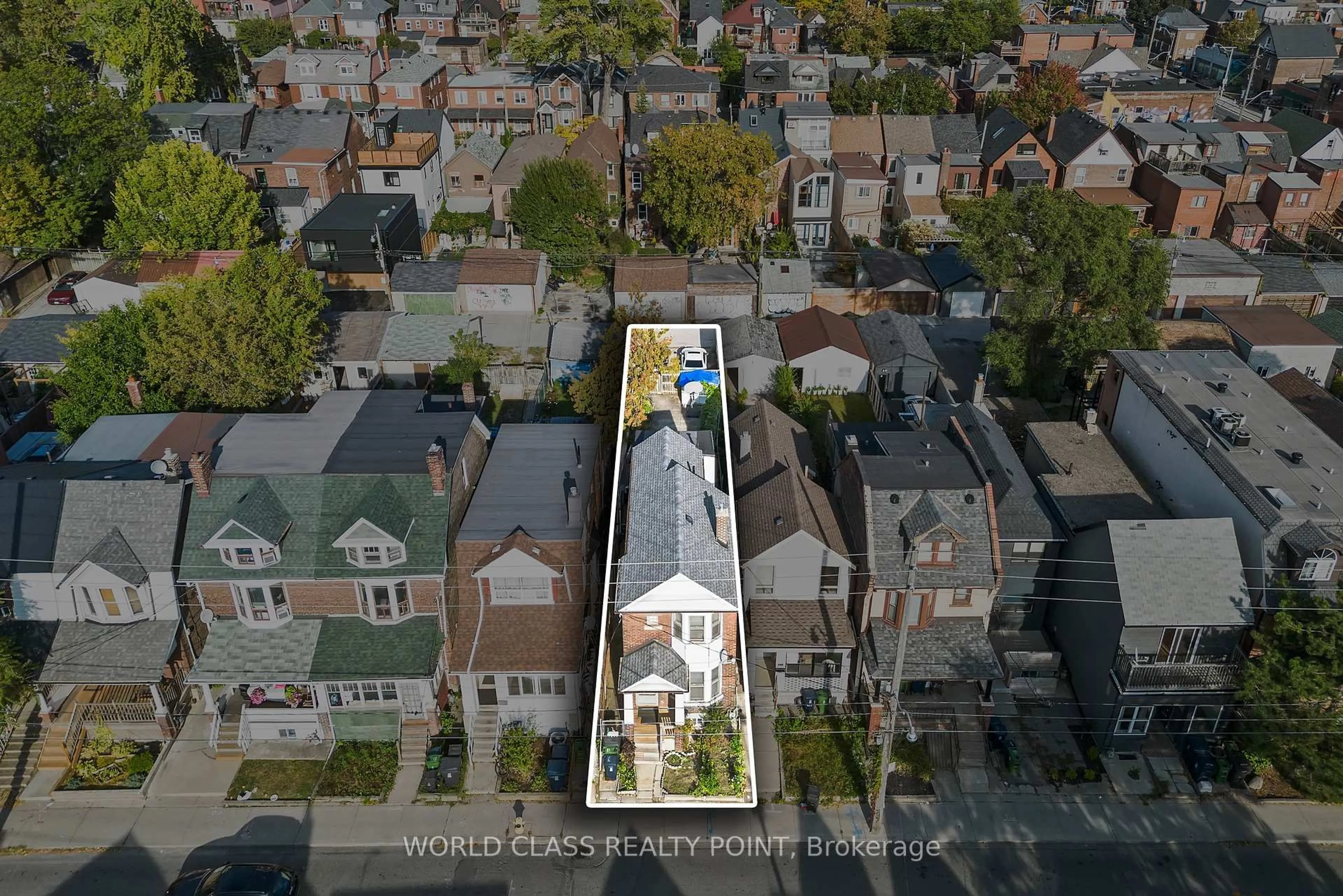 A pic from outside/outdoor area/front of a property/back of a property/a pic from drone, street for 623 Ossington Ave, Toronto Ontario M6G 3T6