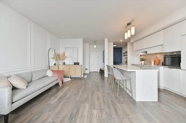 Additional property image - 8 Eglinton Ave Unit Ph 5801