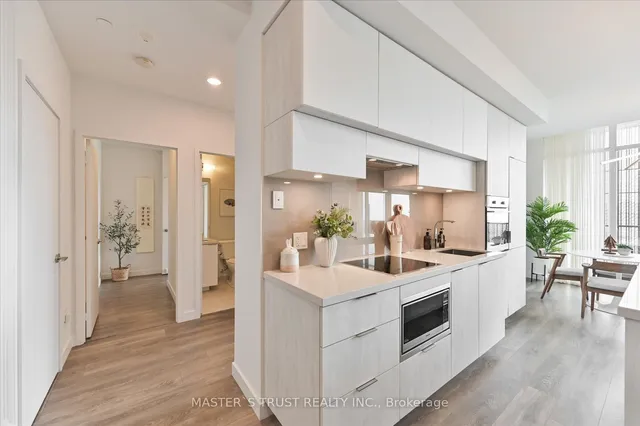 Additional property image - 8 Eglinton Ave Unit Ph 5801