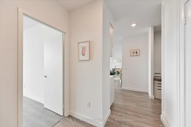 Additional property image - 8 Eglinton Ave Unit Ph 5801