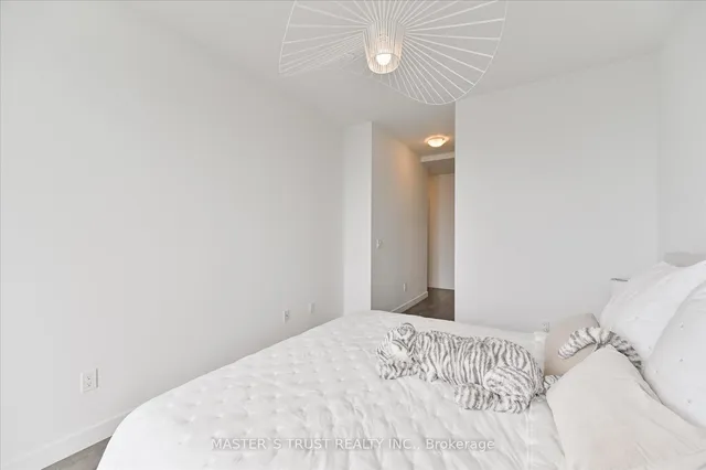 Additional property image - 8 Eglinton Ave Unit Ph 5801