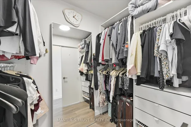 Additional property image - 8 Eglinton Ave Unit Ph 5801
