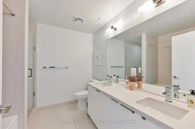 Additional property image - 8 Eglinton Ave Unit Ph 5801