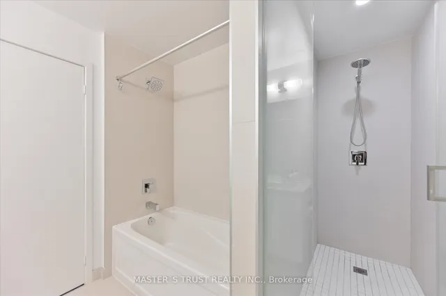 Additional property image - 8 Eglinton Ave Unit Ph 5801