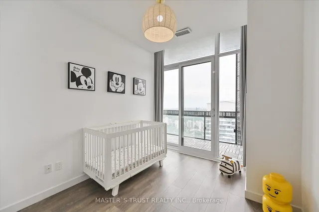 Additional property image - 8 Eglinton Ave Unit Ph 5801