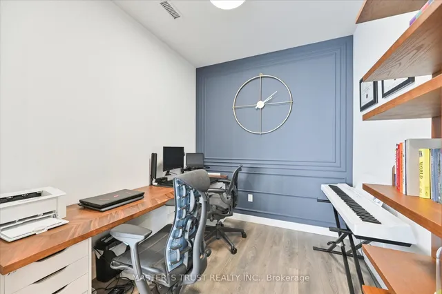 Additional property image - 8 Eglinton Ave Unit Ph 5801