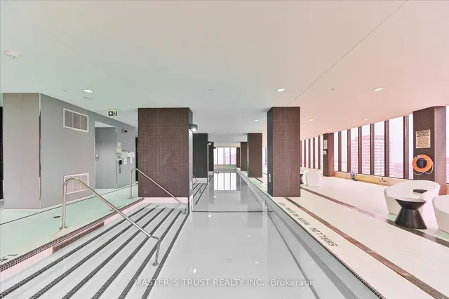 Additional property image - 8 Eglinton Ave Unit Ph 5801
