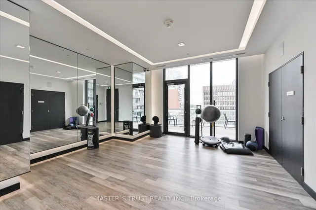 Additional property image - 8 Eglinton Ave Unit Ph 5801