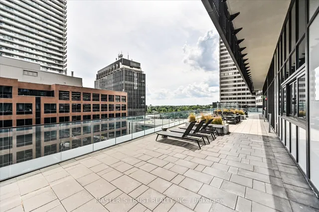 Additional property image - 8 Eglinton Ave Unit Ph 5801