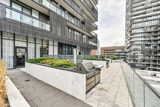 Additional property image - 8 Eglinton Ave Unit Ph 5801