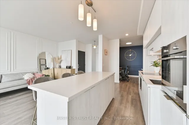 Additional property image - 8 Eglinton Ave Unit Ph 5801