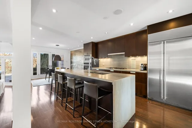 Additional property image - 215 Lonsmount Dr