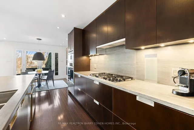 Additional property image - 215 Lonsmount Dr