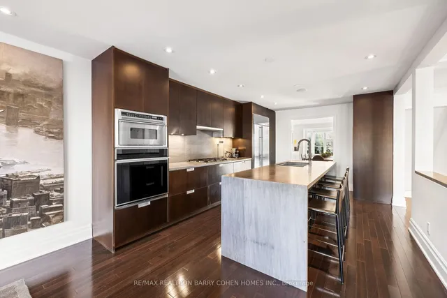 Additional property image - 215 Lonsmount Dr