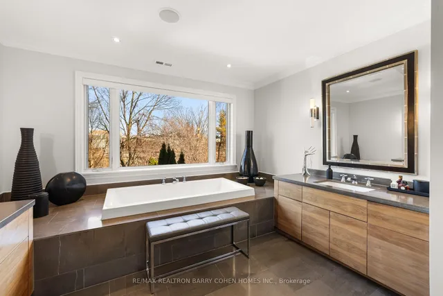 Additional property image - 215 Lonsmount Dr