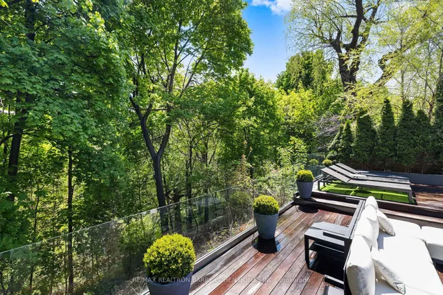 Additional property image - 215 Lonsmount Dr