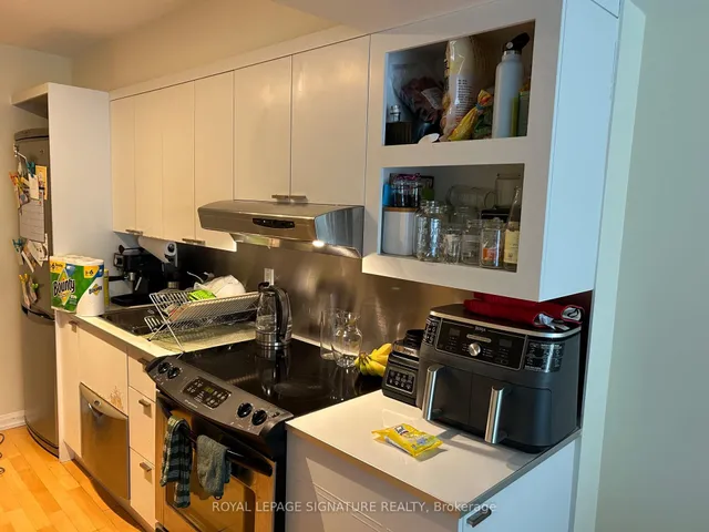 Additional property image - 111 Elizabeth St Unit 915