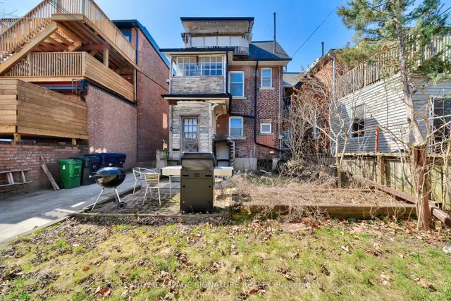 Primary image of 599 Euclid Blvd
