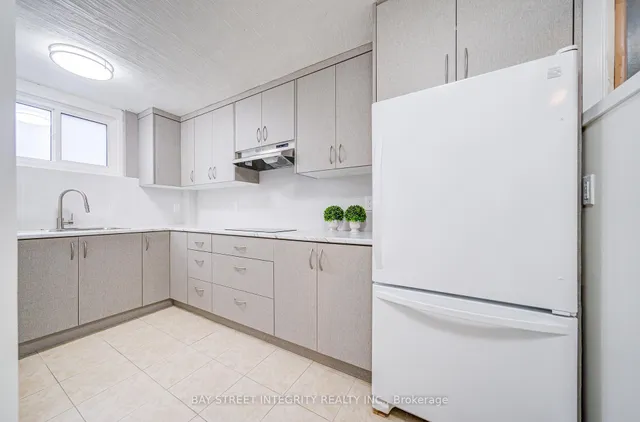 Additional property image - 60 Foursome Cres