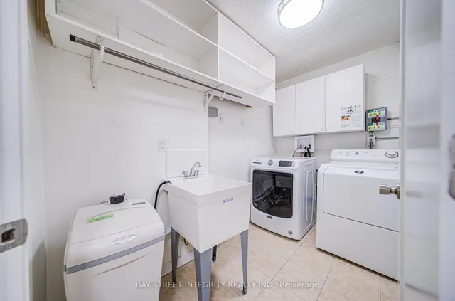 Additional property image - 60 Foursome Cres